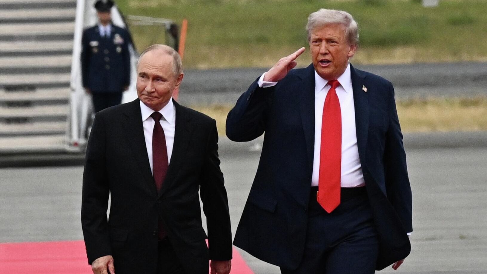 "Небо и земля": на Западе сравнили визиты Путина и Зеленского в США